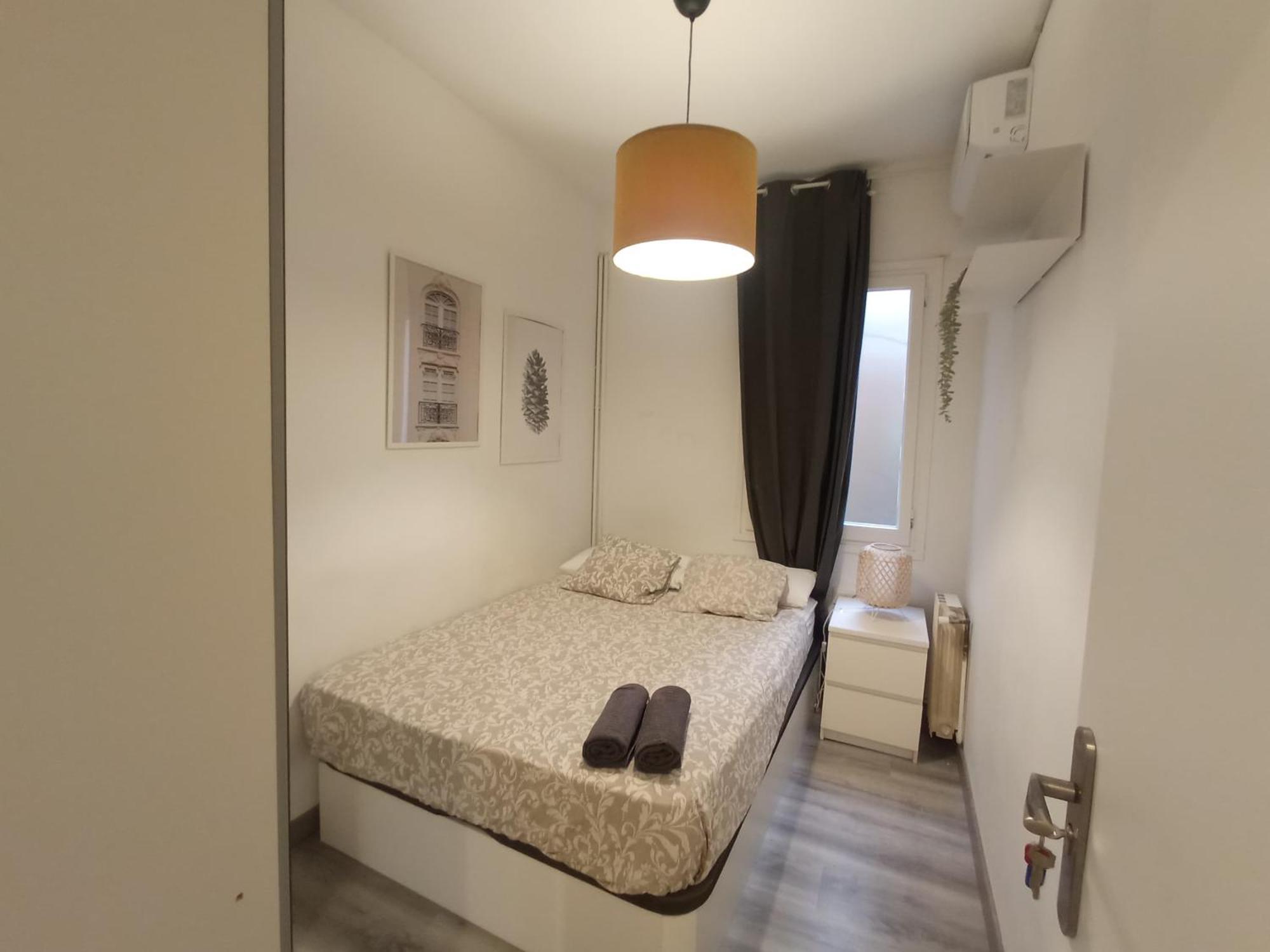 Private Rooms On Tamarit Street Barcelona Exterior foto