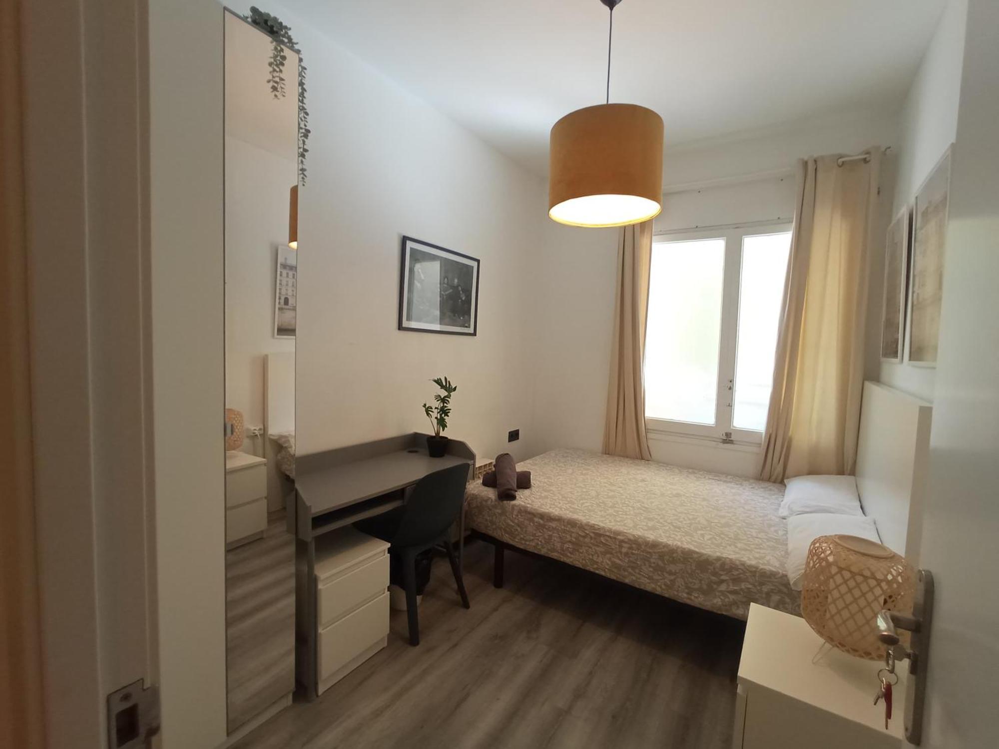 Private Rooms On Tamarit Street Barcelona Exterior foto